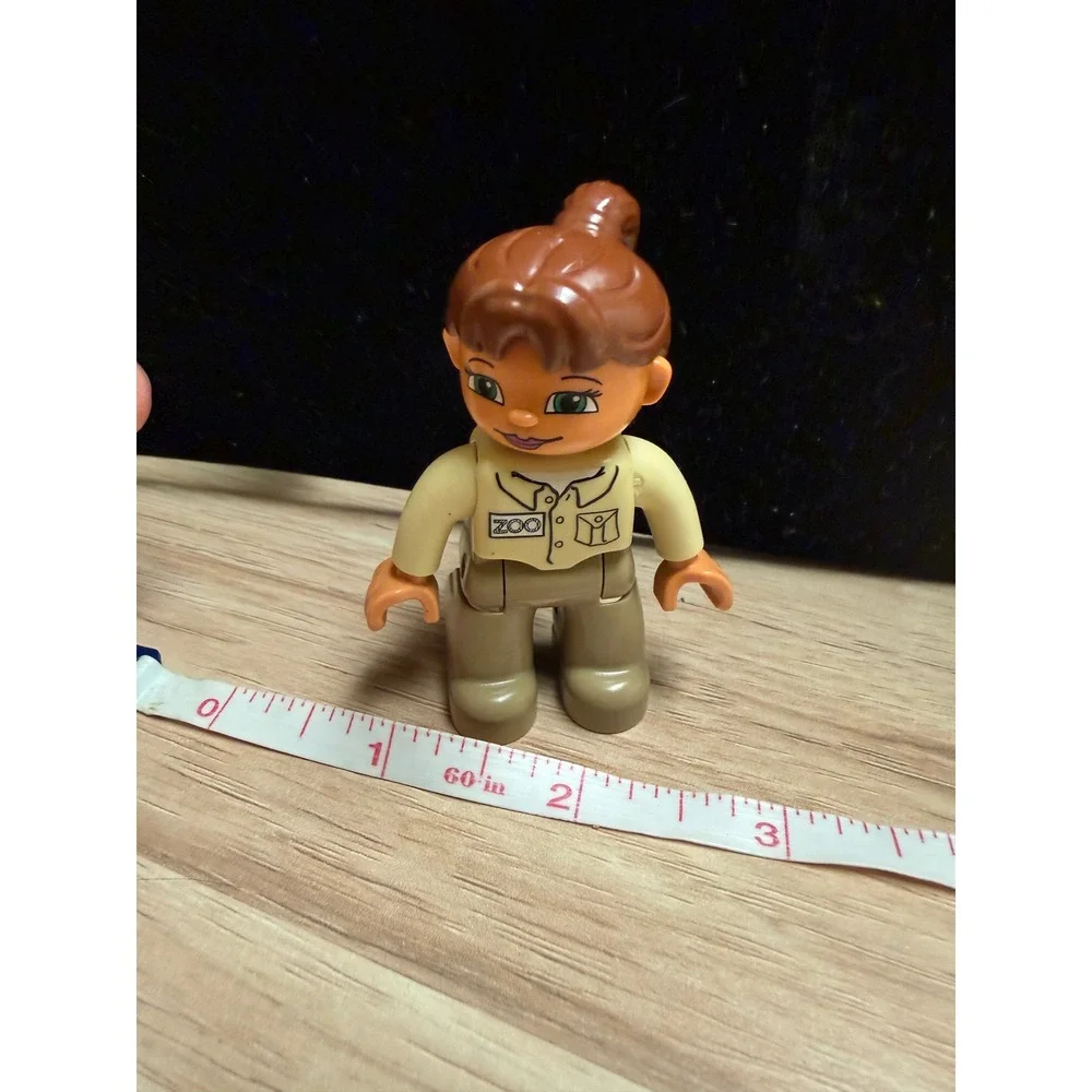 LEGO‎ Duplo Zoo Keeper Female Figure Tan Uniform Brown Ponytail 523H3